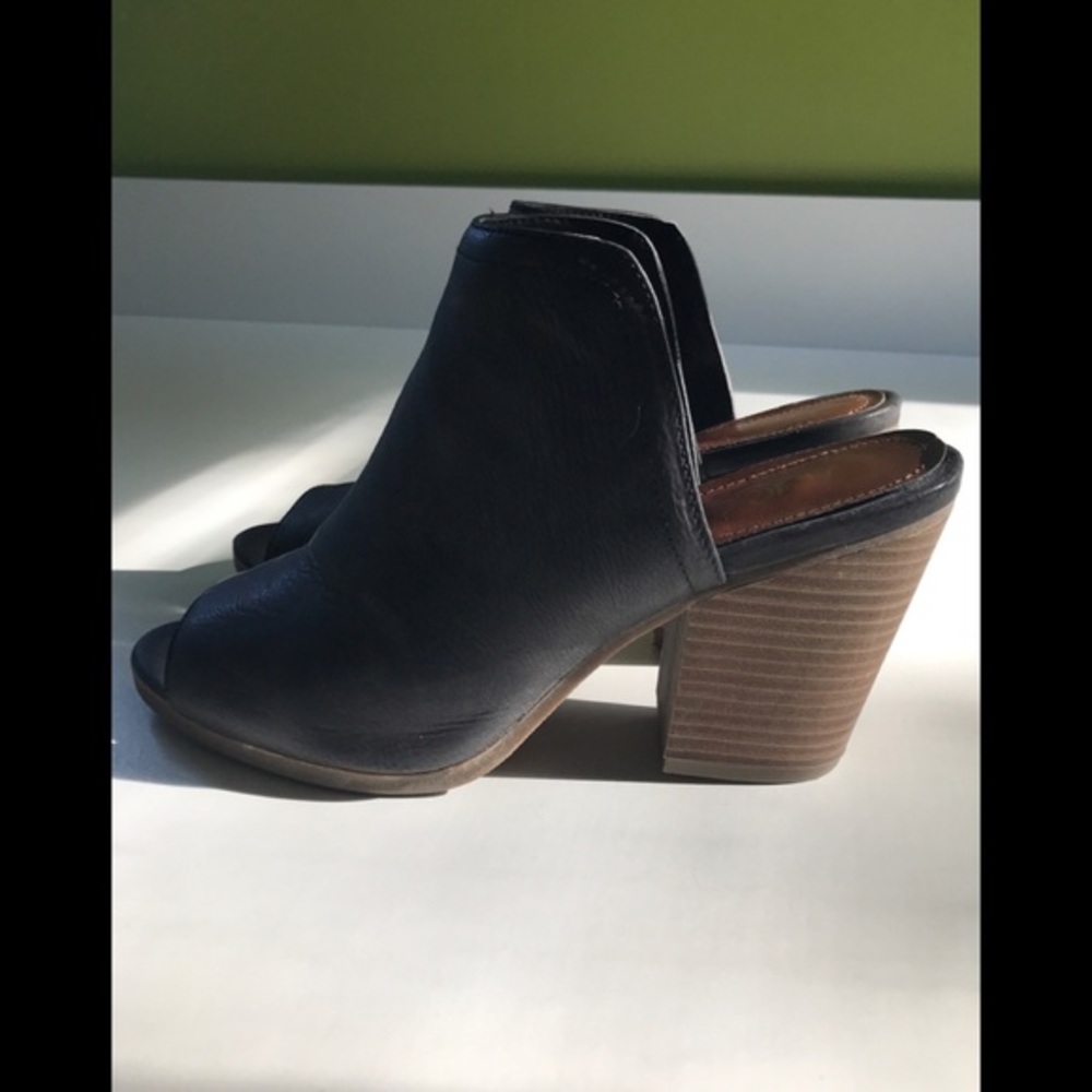 Fantastic Open-Toe Mules Like New
